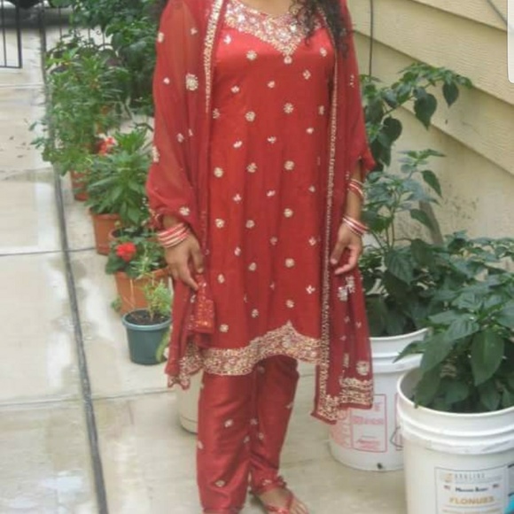 Red Indian wear - Picture 8 of 8